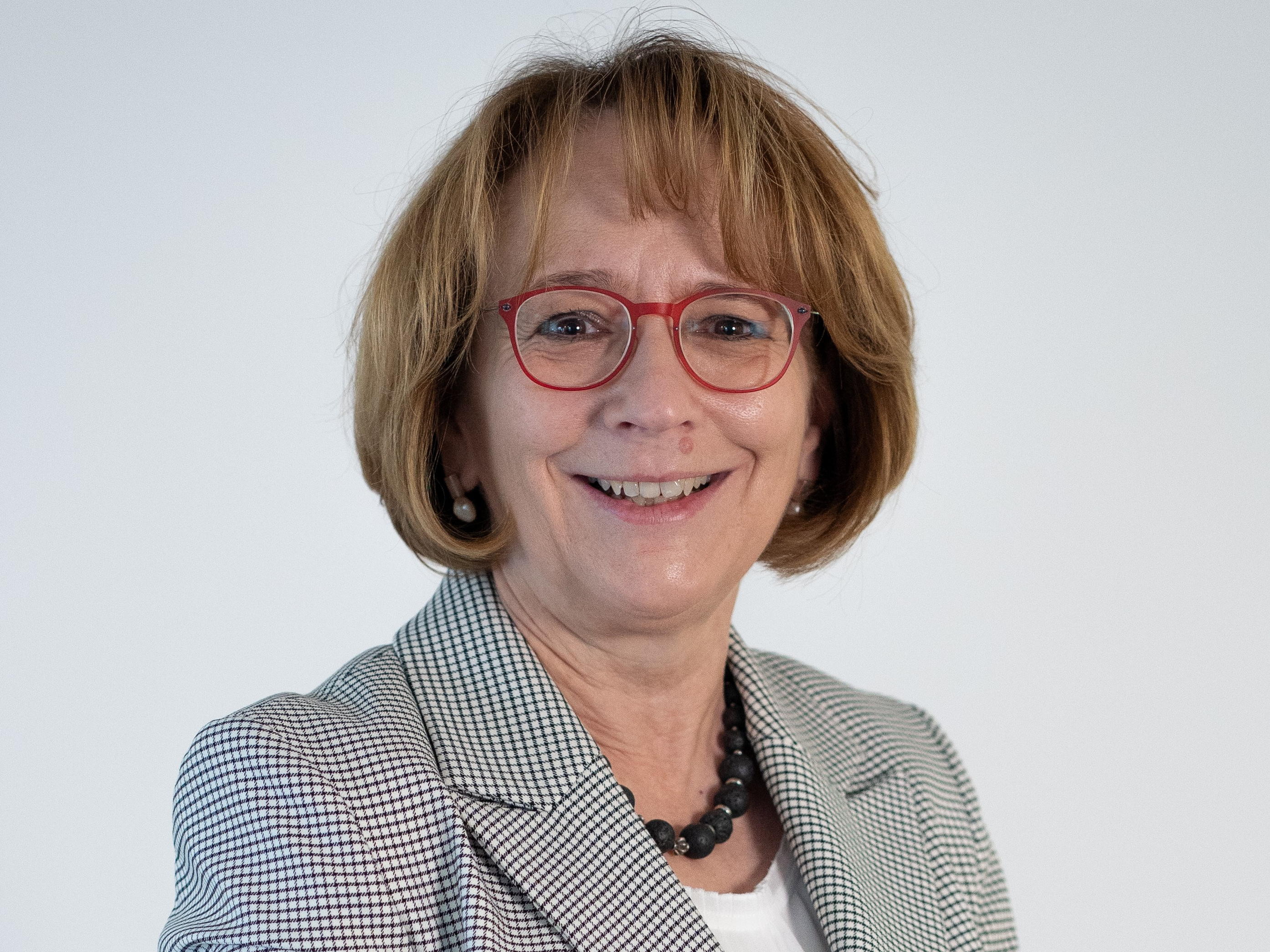 Bild 1. Bürgermeisterin Ulrike Polleichtner